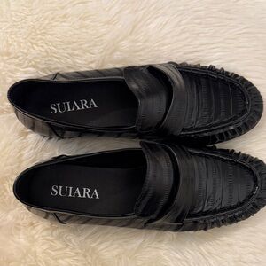 Suiara Women's Black Faux-Croc Penny Loafers